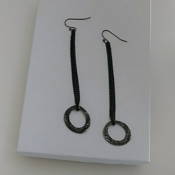 Minimalist Silver Textured Circle Dangle Earring - Picture 2 of 7